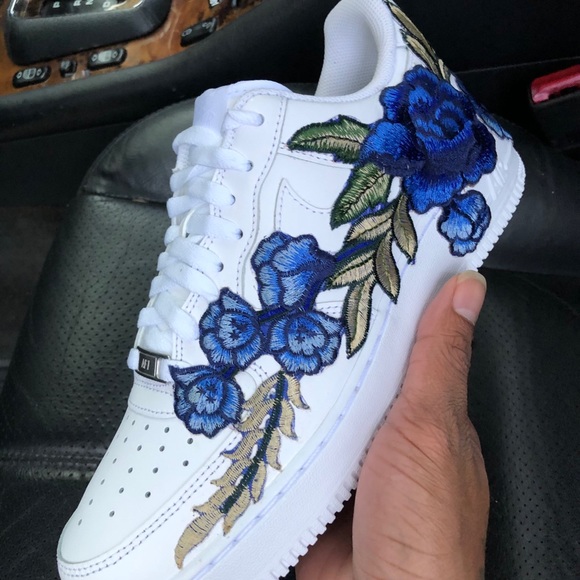 Blue Rose - Picture 5 of 5